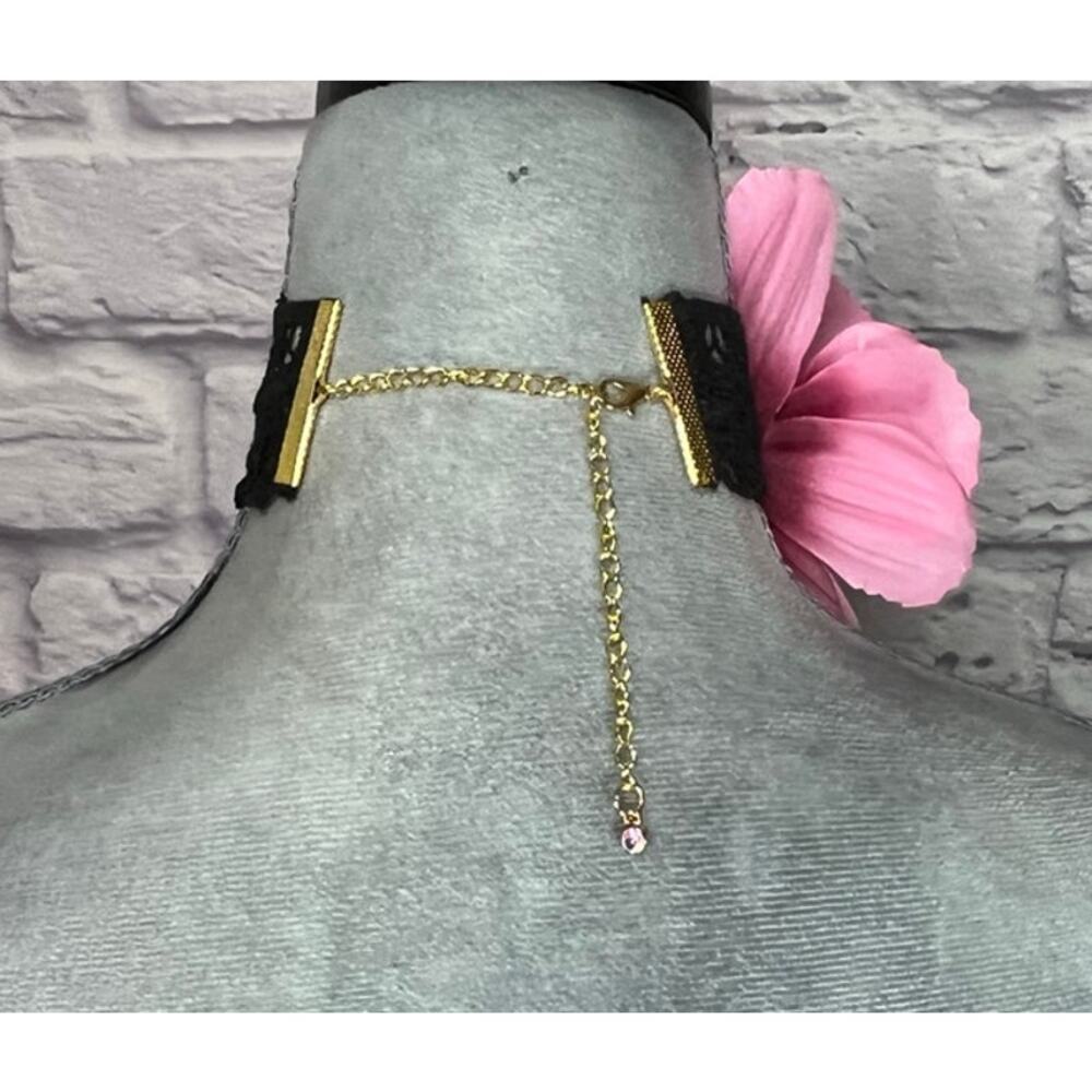Handmade Avant Garde Coquette Black Vintage Lace Choker with Pink Flower - Picture 4 of 5